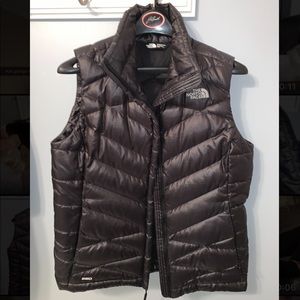 Women’s North face black vest